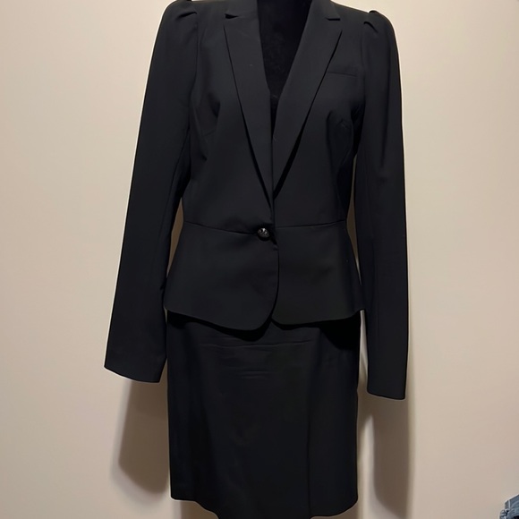 Banana Republic Jackets & Coats Banana Republic Classic Black Skirt